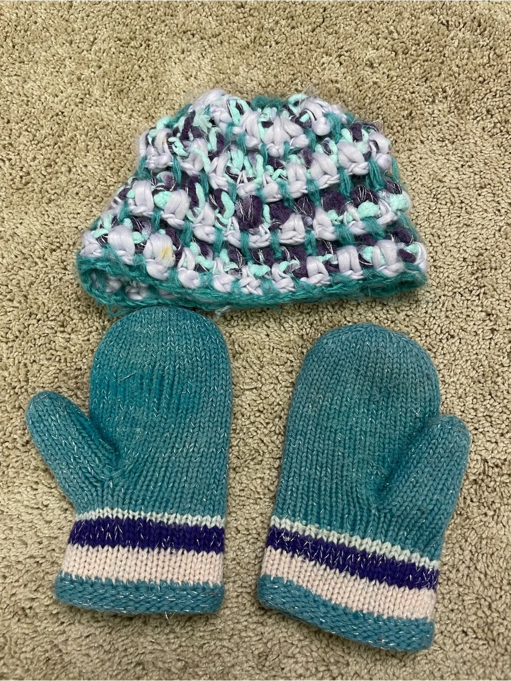 Urban Outfitters Teal‎ Knit Mittens & Multicolor Beanie Set